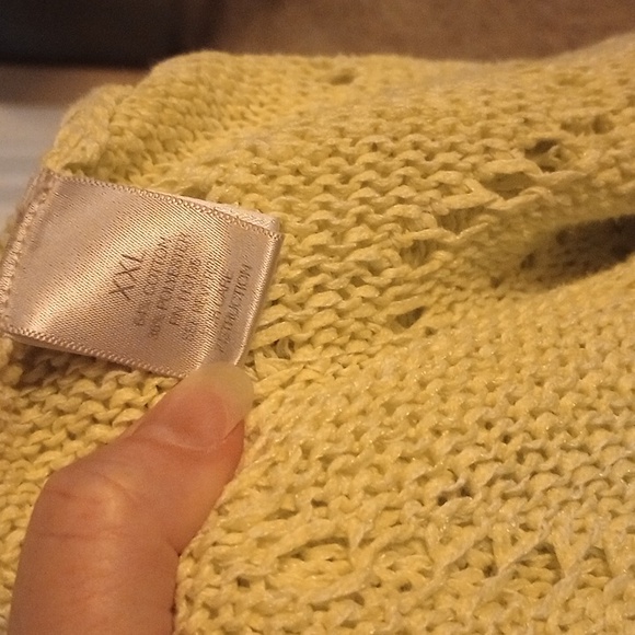 Leo & Nicole crochet lime green top. - Picture 6 of 6